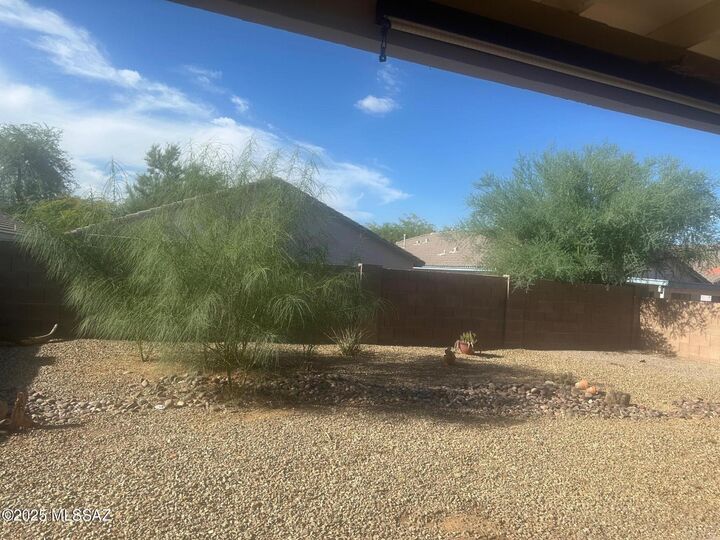 Property Photo: 2415 W Rousseau Street AZ 85741