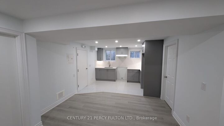 Photo de la propriété: 28 Rouge Bank Drive ON L3S 4C7