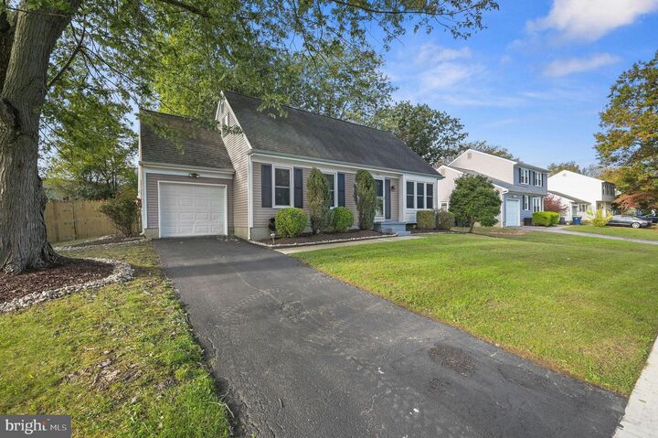 Property Photo:  118 Quail Hollow Drive  DE 19904 