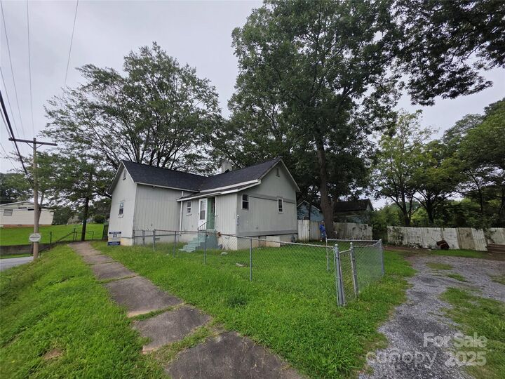 401 E Trade Street  Dallas NC 28034 photo