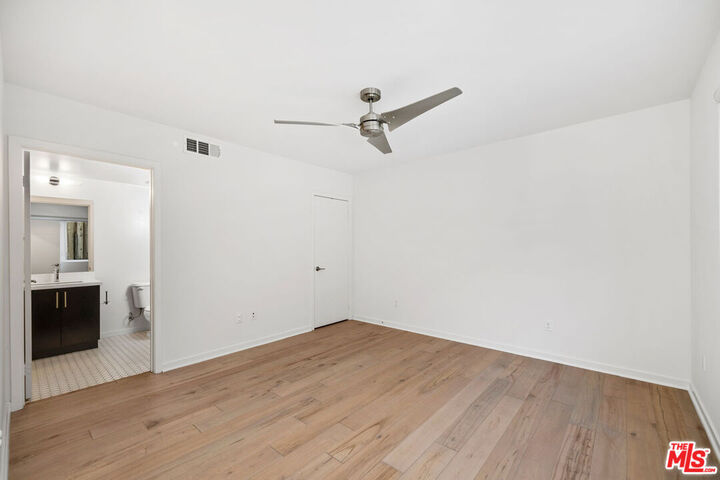 Property Photo:  2920 Rowena Ave  CA 90039 