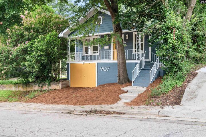 Property Photo:  907 Beaufort  SC 29201 