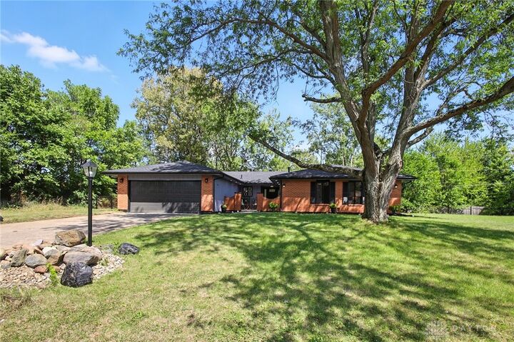 Property Photo:  4816 Stonehedge Street  OH 45426 