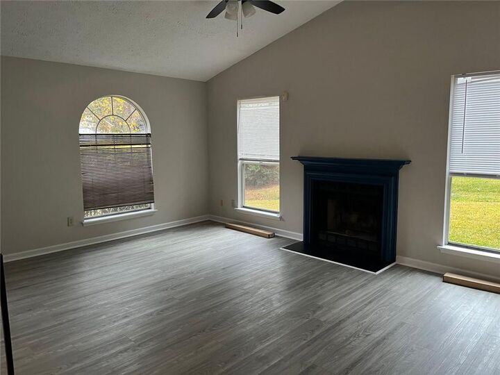 Property Photo:  1560 Pin Oak Lane SE  GA 30094 