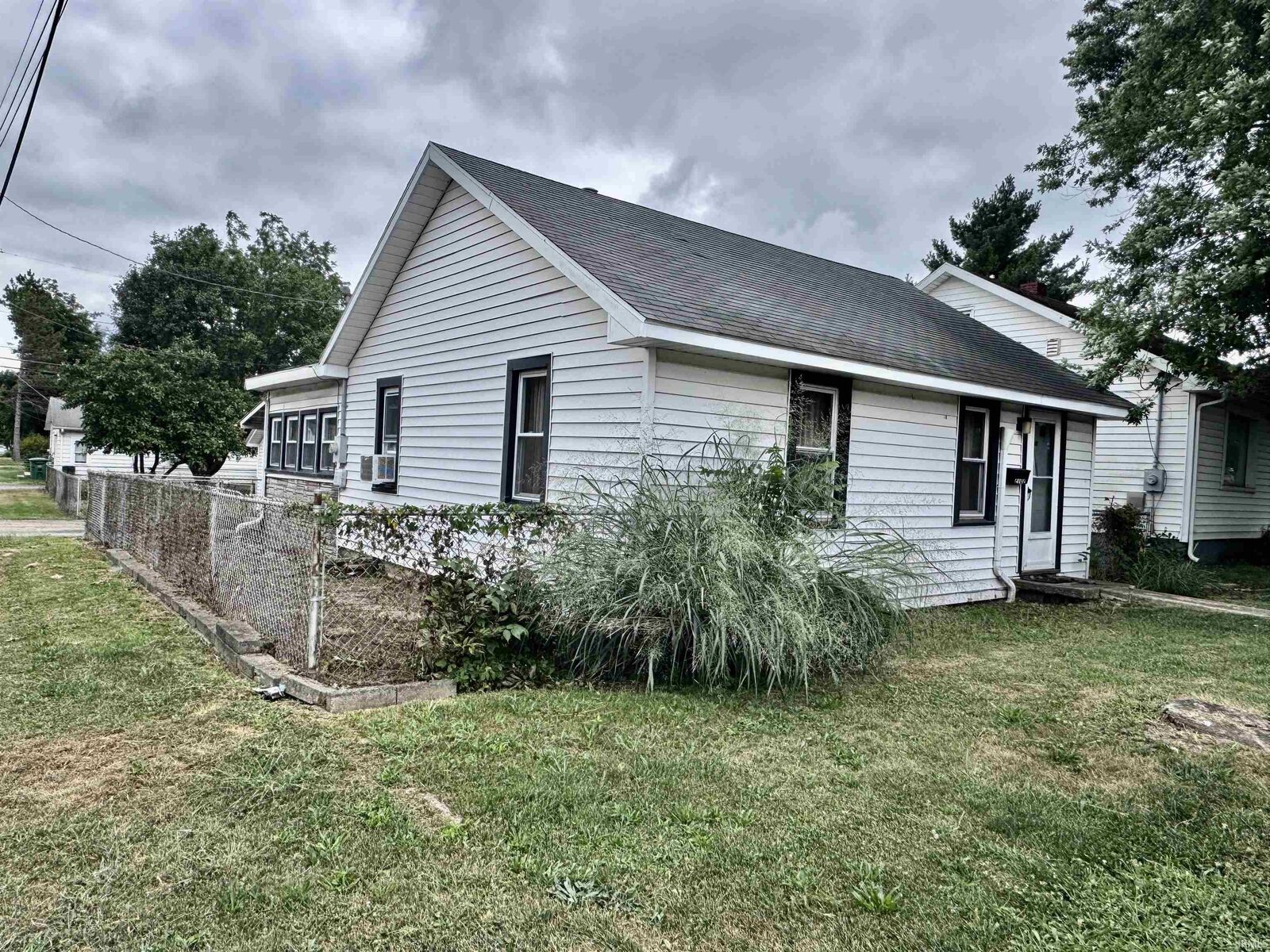 Property Photo:  2102 S 18th Street  IN 47362-2254 