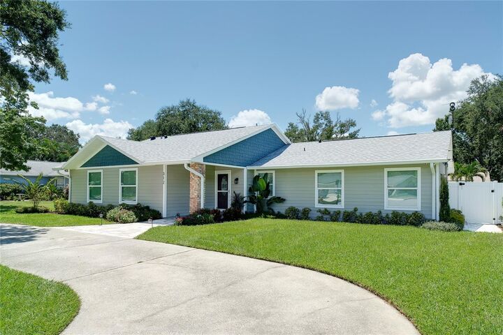 Property Photo:  312 N Park Avenue  FL 34787 