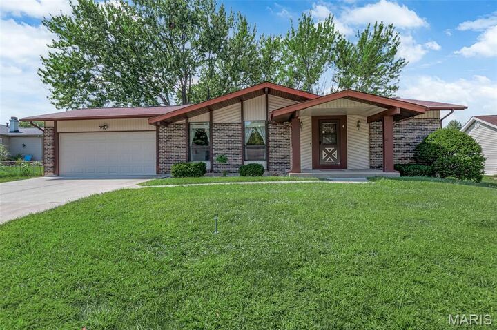 4 Inverness Court  St Peters MO 63376 photo