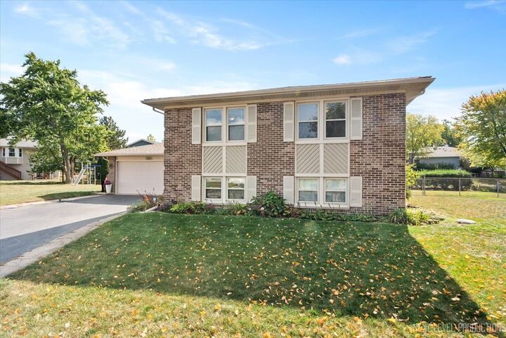 Property Photo: 797 Geneva Circle IL 60007