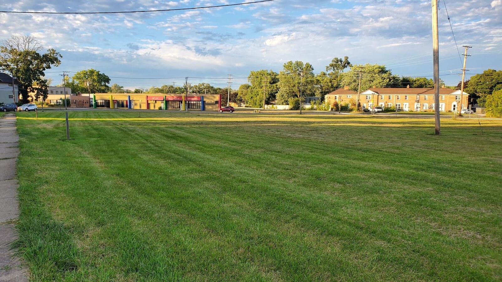 Property Photo: 1213 Grand Avenue IL 60085