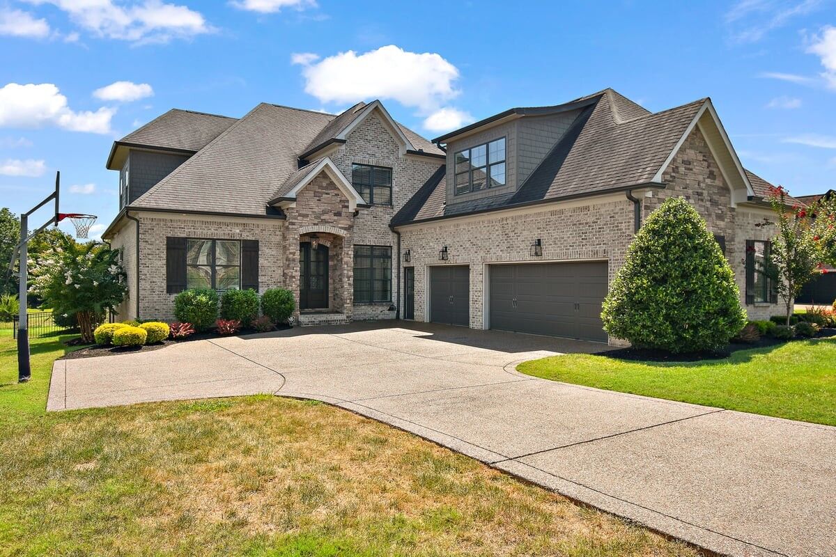 Property Photo: 1649 Boardwalk Pl TN 37066