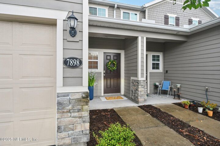 Property Photo:  7898 Merchants Way  FL 32222 