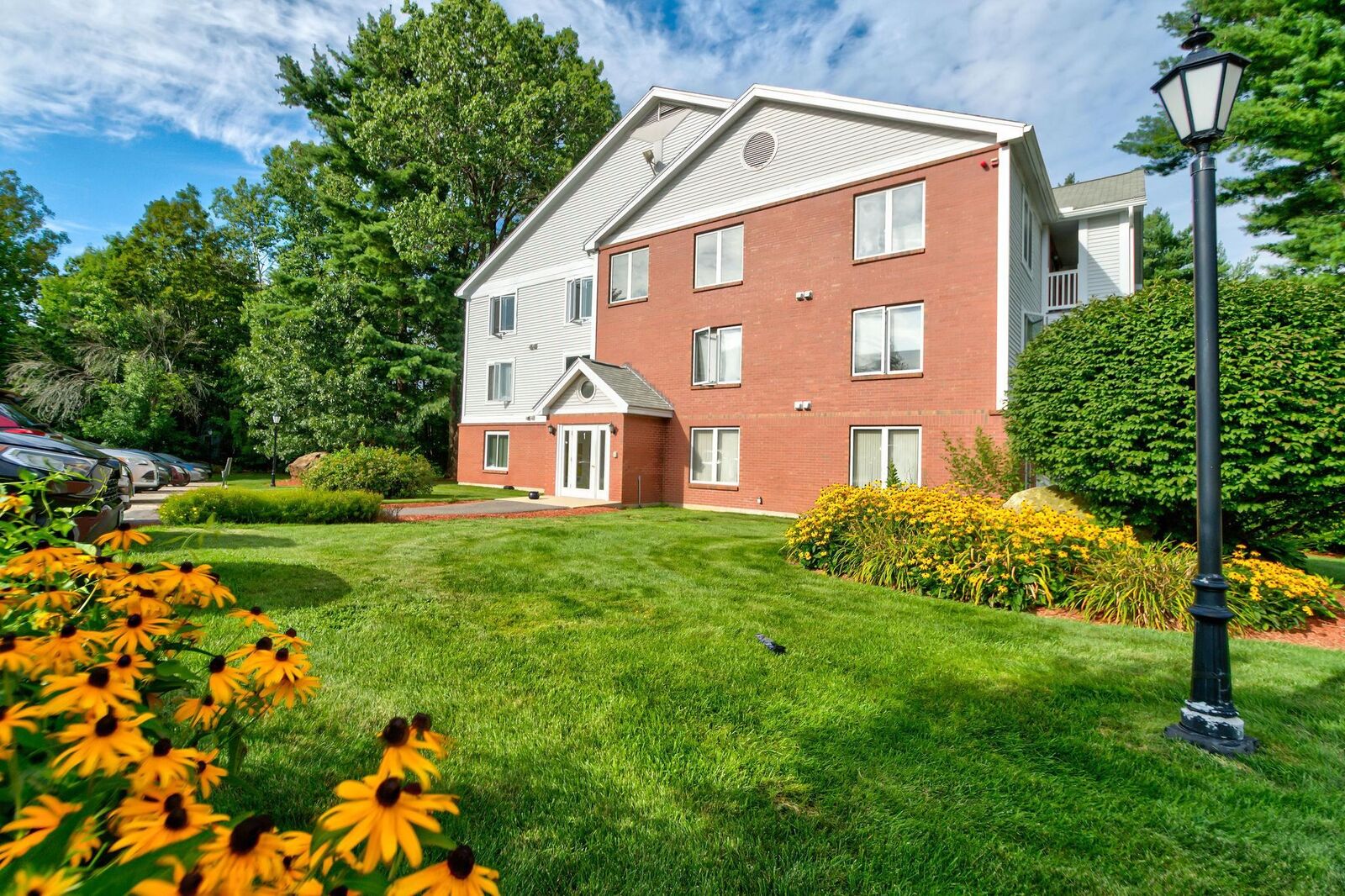 Property Photo:  1 Timberwood Drive  NH 03045 