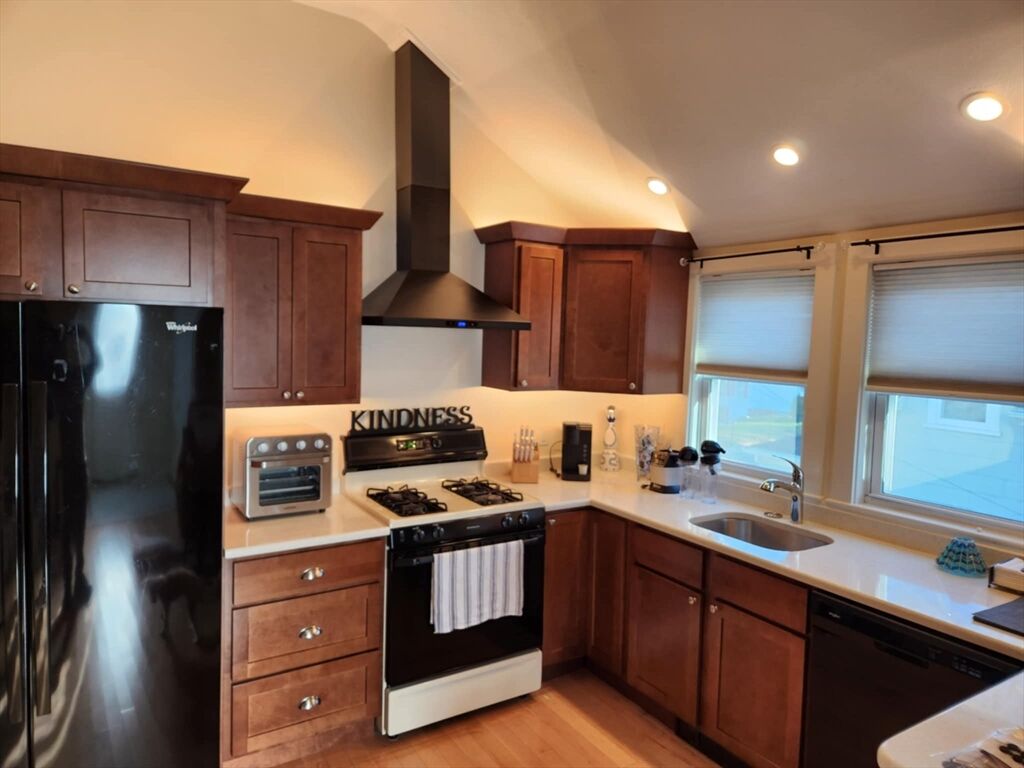 Property Photo: 402 Court St 2 MA 02360
