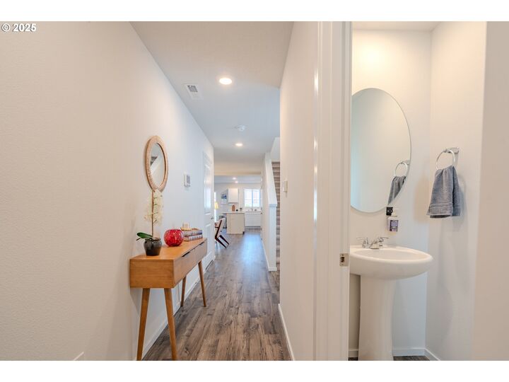 Property Photo: 17414 NW 10th Pl WA 98642