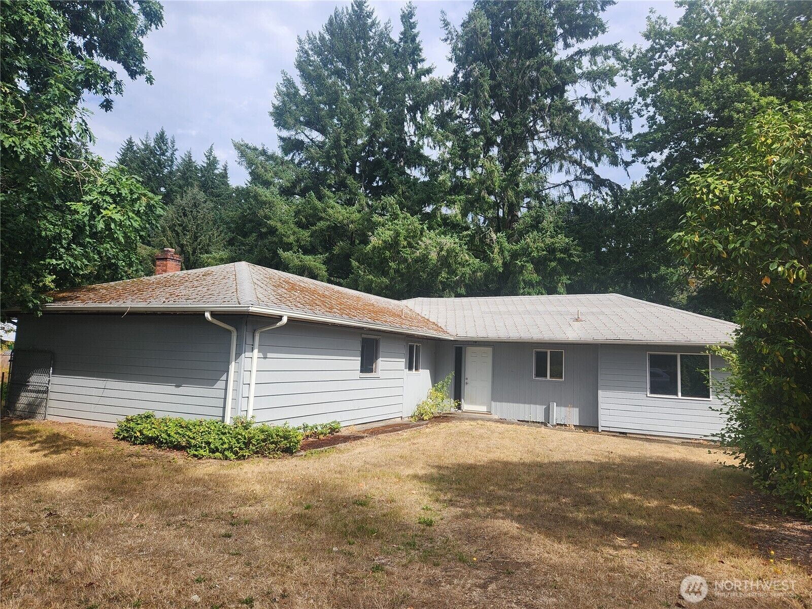 Property Photo:  102 E University Avenue  WA 98584 