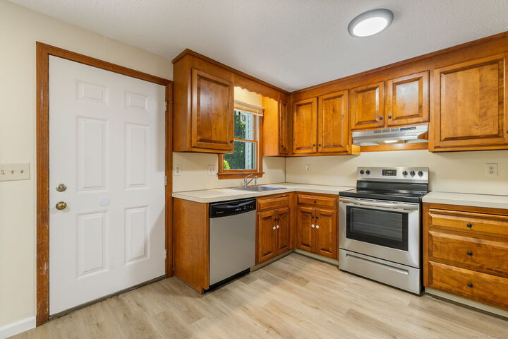 Property Photo: 63 Summit Street Apt 11 CT 06040