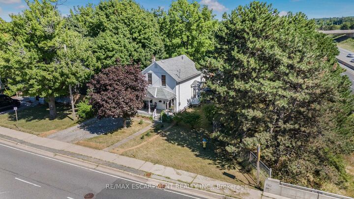 Property Photo: 374 Ontario Street ON L3M 3H5