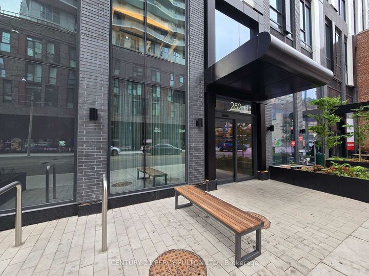 Photo de la propriété: 252 Church Street Ph11 ON M5B 1Z2
