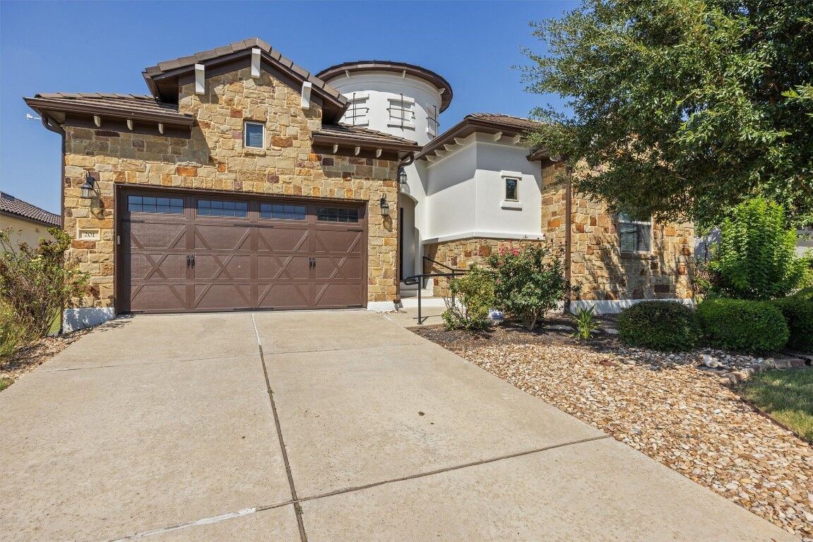 Property Photo: 201 Grand Oaks Lane TX 78628