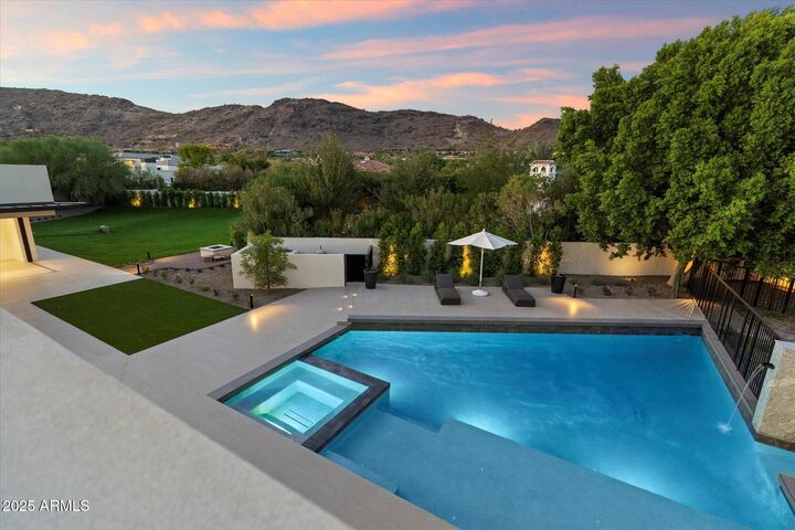 Property Photo: 6120 E Redwing Road AZ 85253