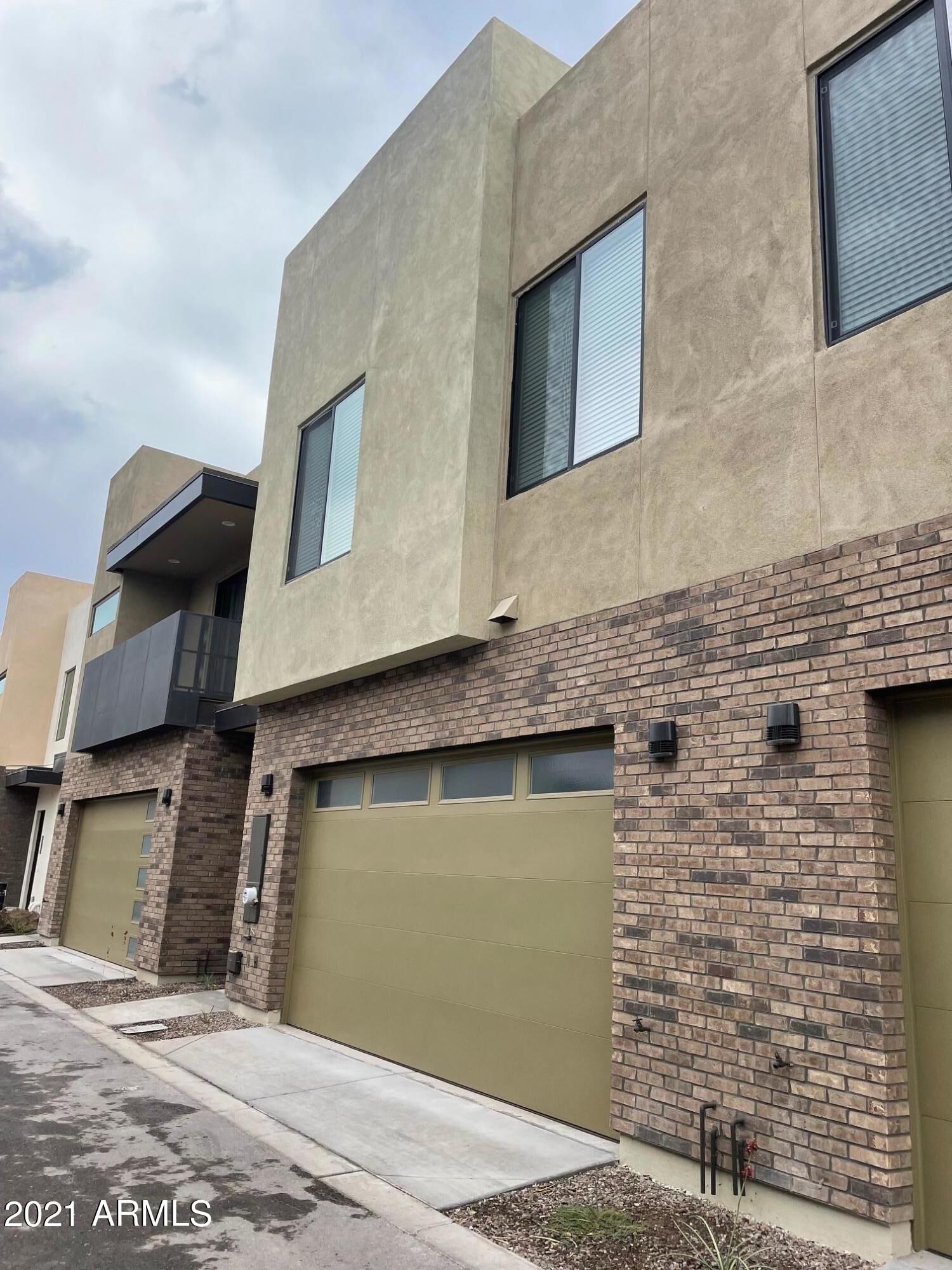 Property Photo:  901 S Smith Road 1024  AZ 85282 
