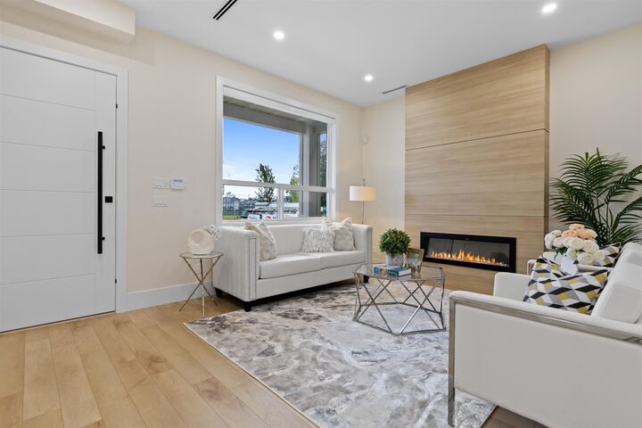 Photo de la propriété:  20158 82 Avenue  BC V2Y 2A8 