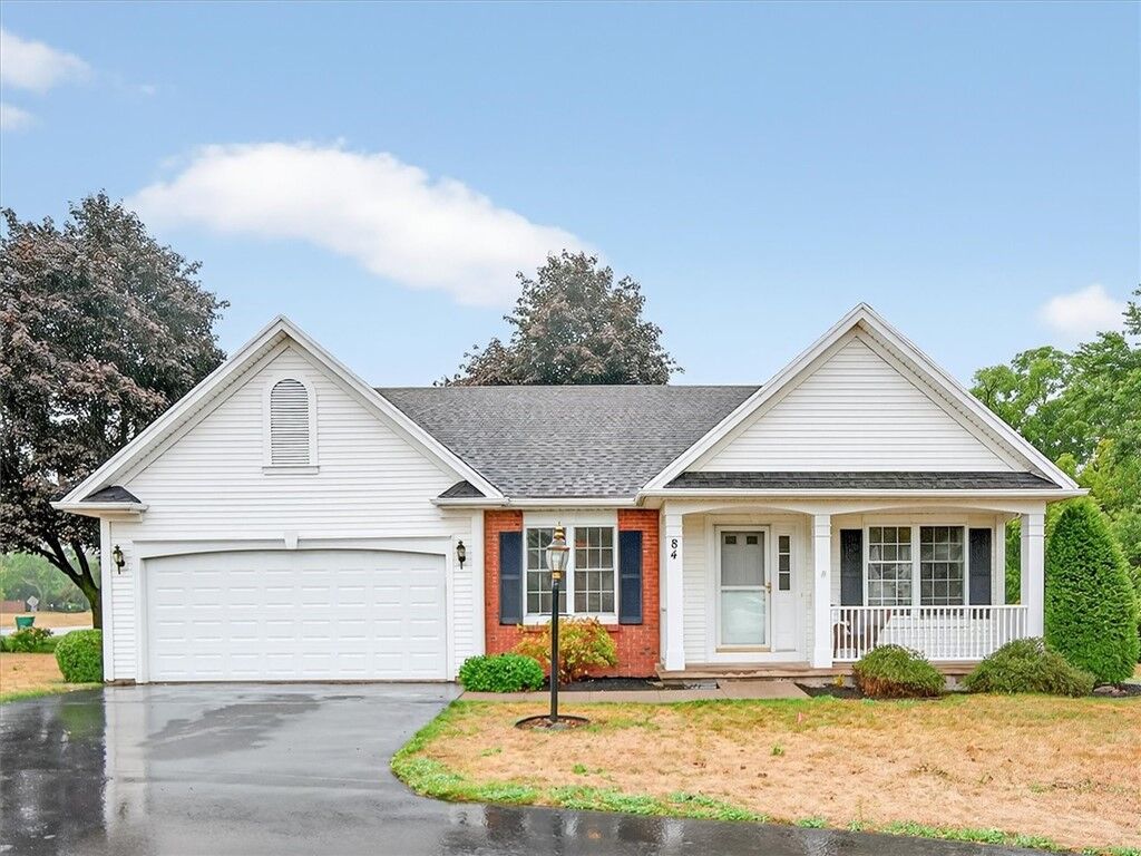 Property Photo:  84 Brownstone Lane  NY 14615 