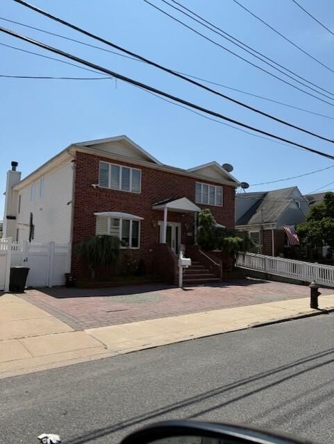 Property Photo:  124 Virginia Avenue  NY 10305 