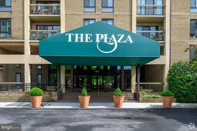 Property Photo: 803 N Howard Street 254 VA 22304