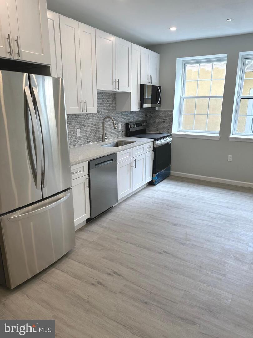 Property Photo: 6035 Germantown Avenue 2R PA 19144