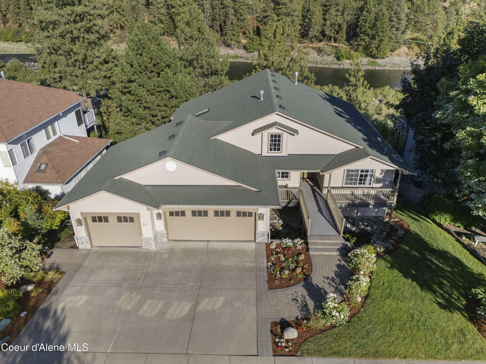 Property Photo: 821 S Majestic View Dr ID 83854