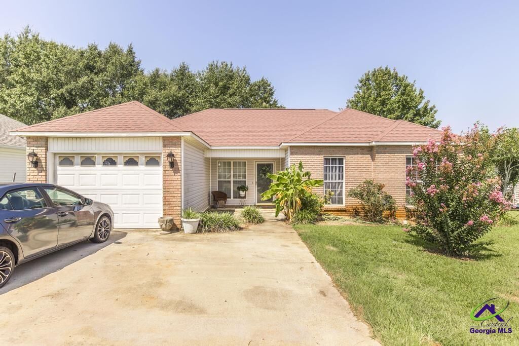 Property Photo:  203 Dorothy Court  GA 31088 