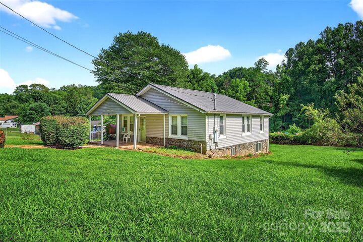 Property Photo: 341 Mashburn Branch NC 28762