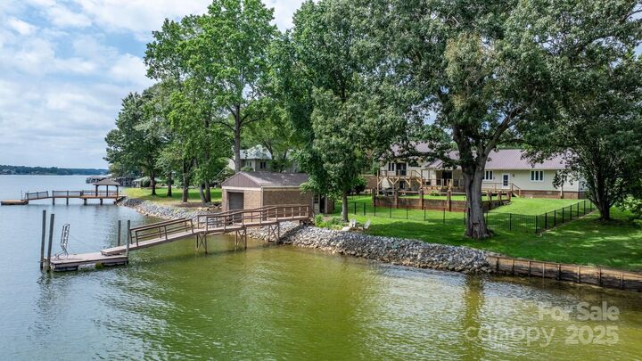 Property Photo:  748 Moretz Court  NC 28601 
