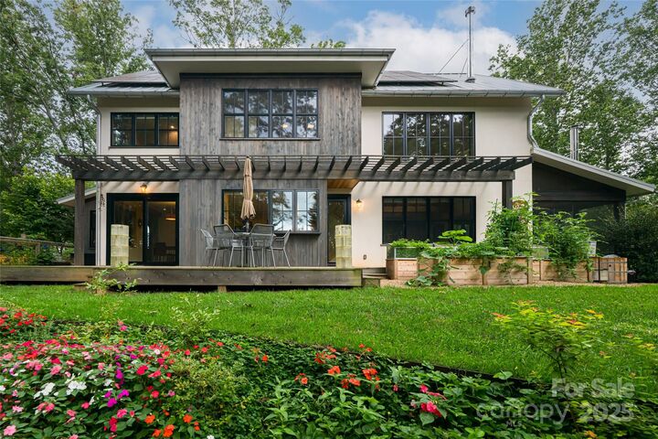 Property Photo: 7 Bee Balm Way NC 28804