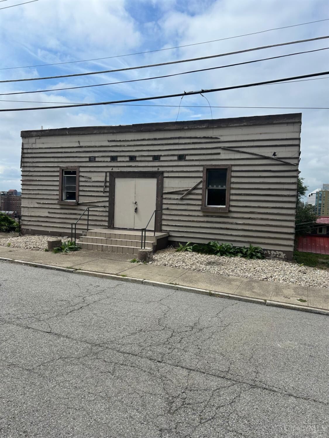 Property Photo: 429 Oregon Street OH 45202