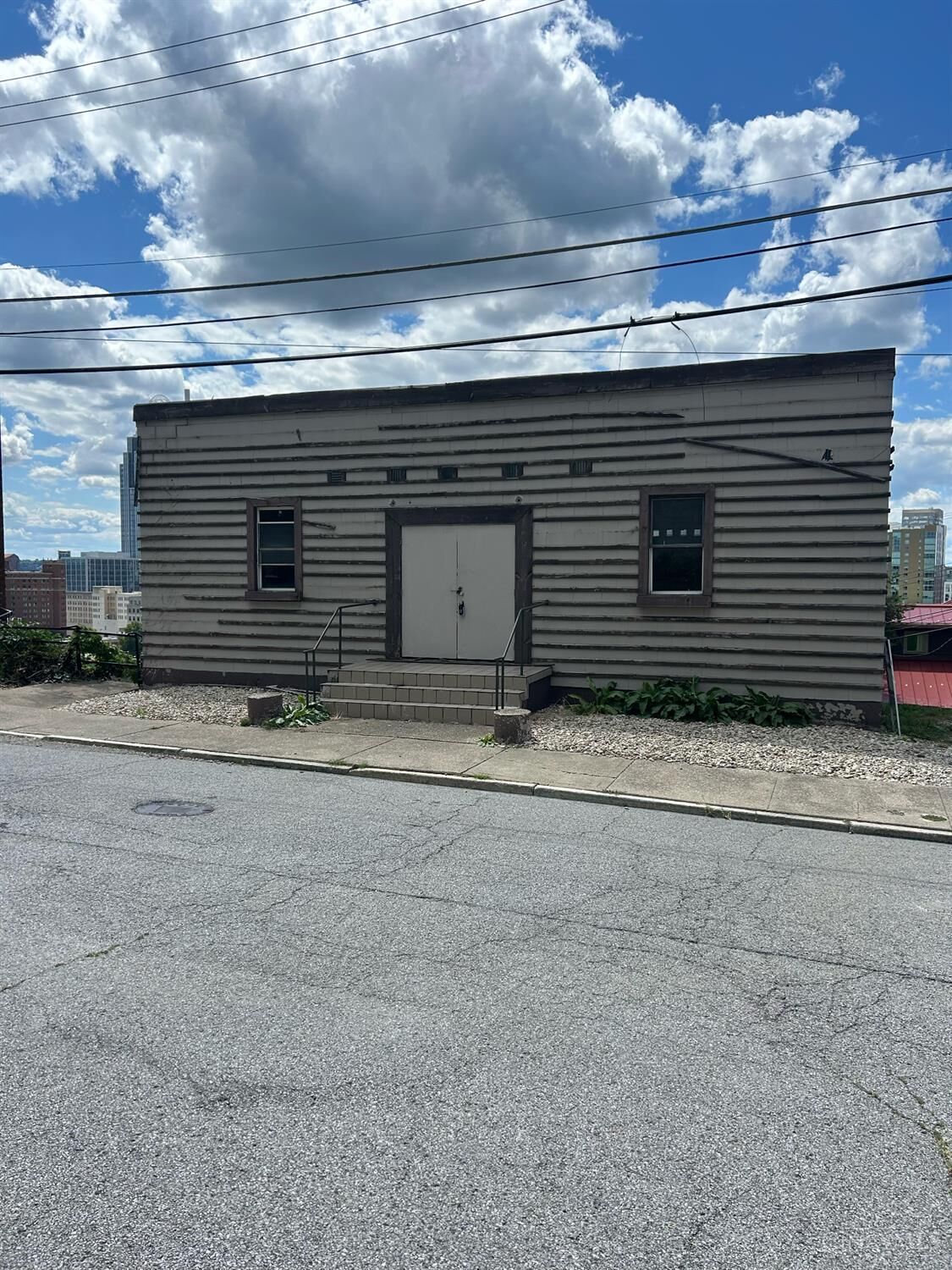 Property Photo: 429 Oregon Street OH 45202