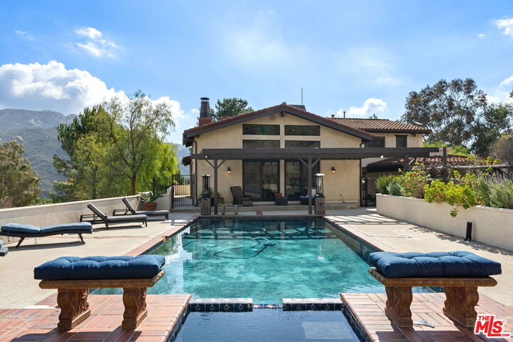Property Photo: 25615 Mulholland Hwy CA 91302