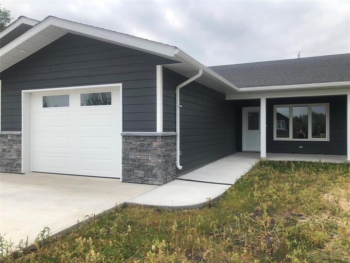 807 Young Street  Killarney MB R0K 1G0 photo