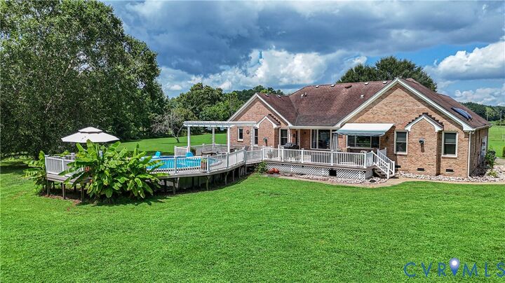 Property Photo: 212 Rountree Crescent VA 23434