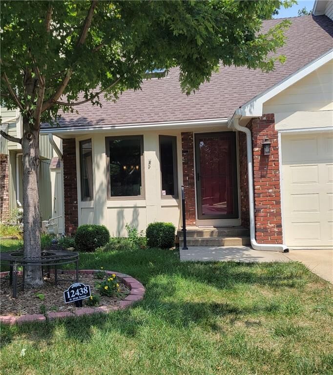 12438 W 105th Terrace  Lenexa KS 66215 photo