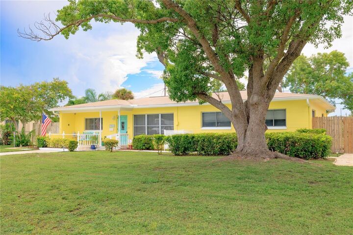 Property Photo: 7514 19th Avenue N FL 33710