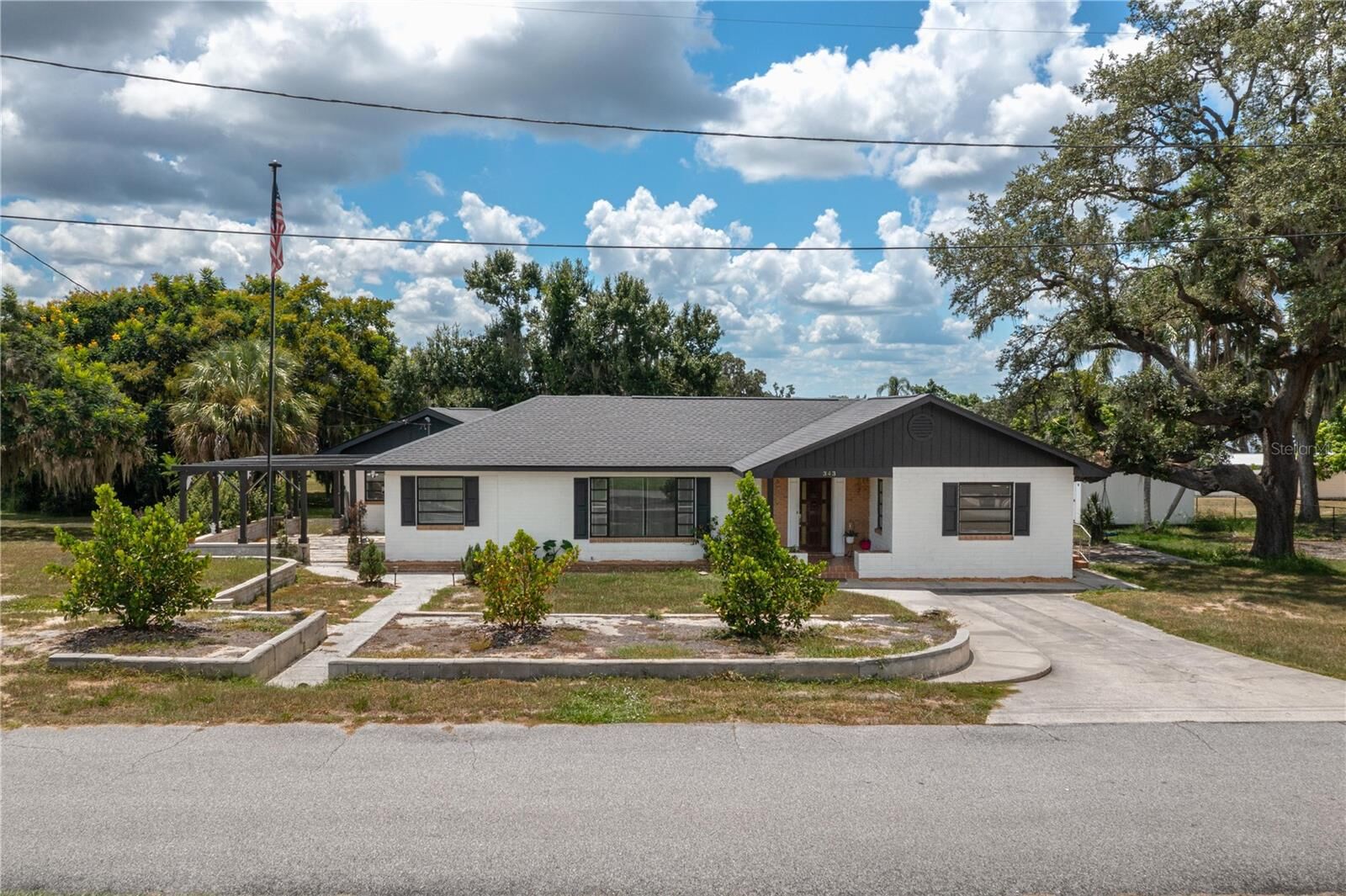 Property Photo:  343 W B Street  FL 33843 