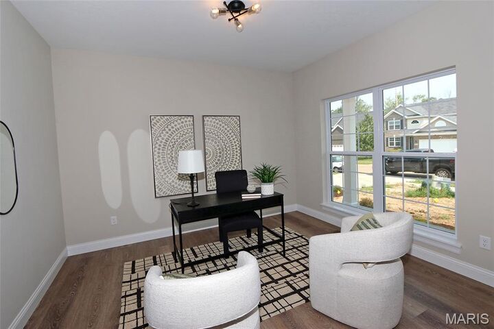 Property Photo: 2021 Maryland Oaks Circle MO 63146