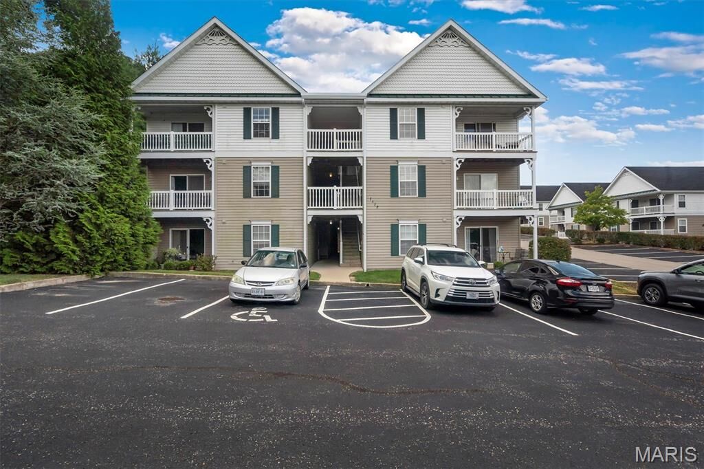 Property Photo:  1112 Arbor Creek Drive 3B  MO 63122