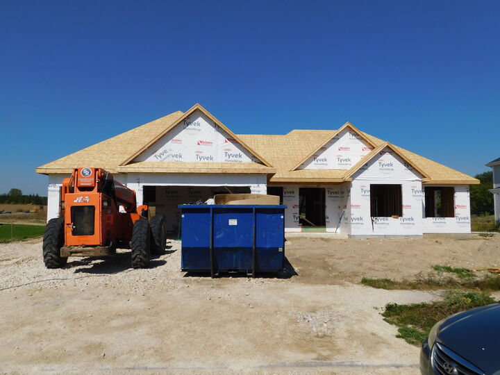 Property Photo:  1012 Candleberry Ln  WI 53024 