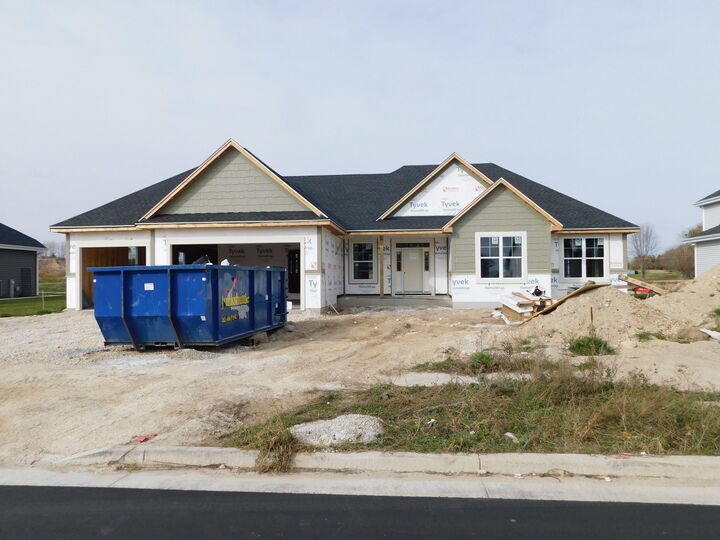 Property Photo:  1012 Candleberry Ln  WI 53024 