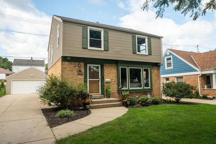 171 N 89th St  Wauwatosa WI 53226 photo