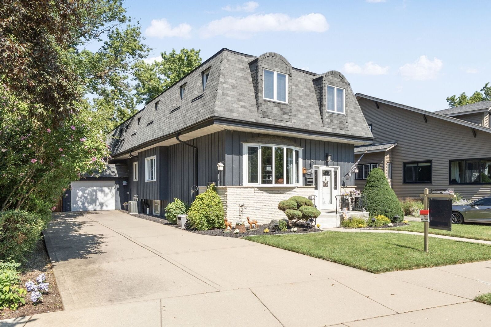 Property Photo:  5706 N New Hampshire Avenue  IL 60631 