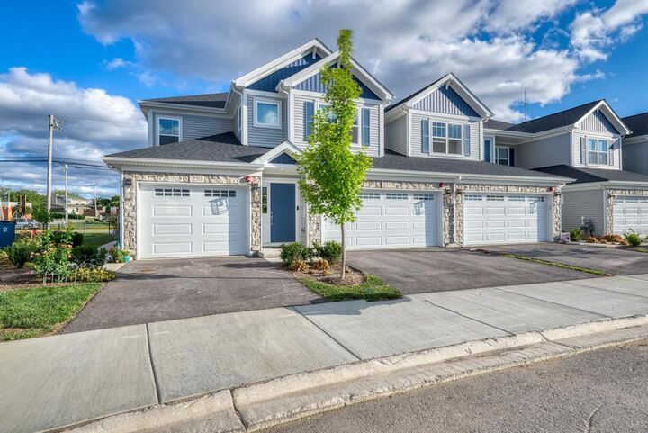 257 Masters Drive  Addison IL 60101 photo